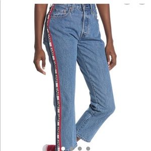 Super rare Levi’s logo straight leg jeans